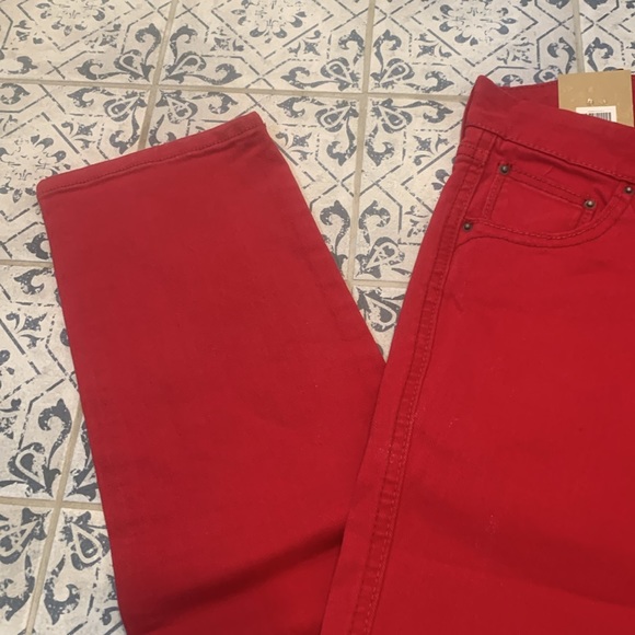 Old Navy Jeans - Size 2 - Picture 2 of 13